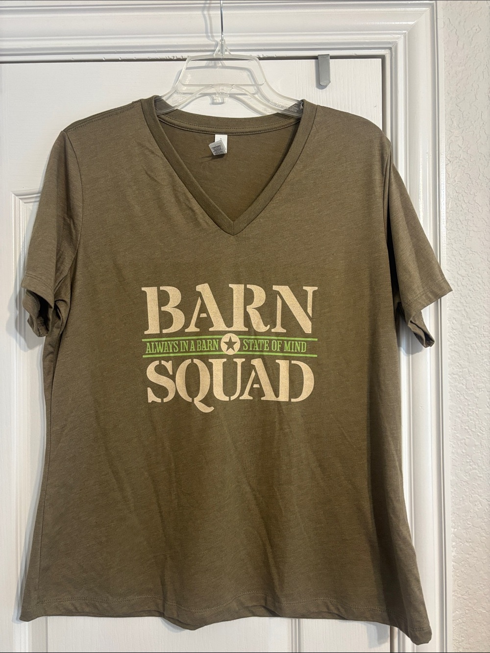 Women’s Barn Squad tee size large